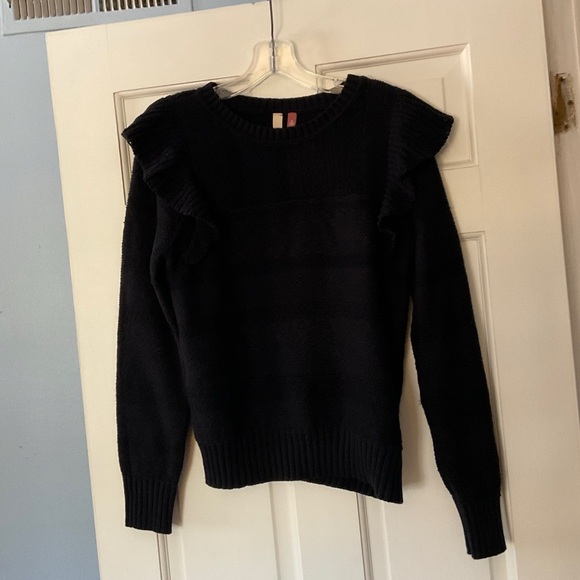 Anthropologie Sweaters - Anthropologie Pilcro Ruffle Shoulder Sweater Black Pullover Size M